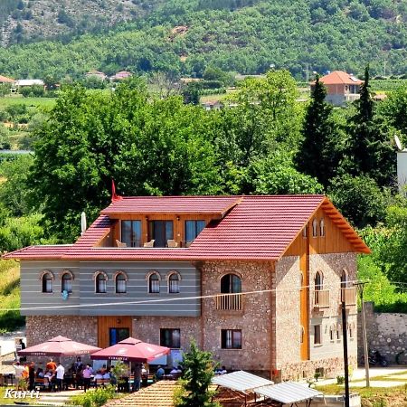 Villa Bujtina Celiku Burrel Exterior foto