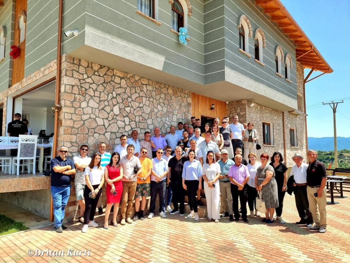 Villa Bujtina Celiku Burrel Exterior foto